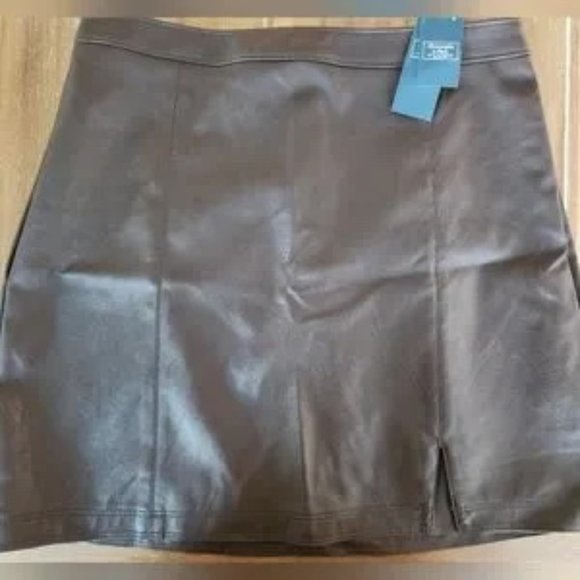 NWT Abercrombie Brown Vegan Leather Mini Skirt Medium - Picture 5 of 7